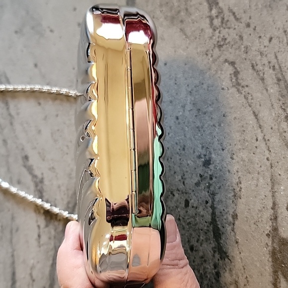 Valerie Stevens 2 Toned Silver Colored Clam Shell Crossbody/Clutch Bag NWOT - Picture 6 of 10